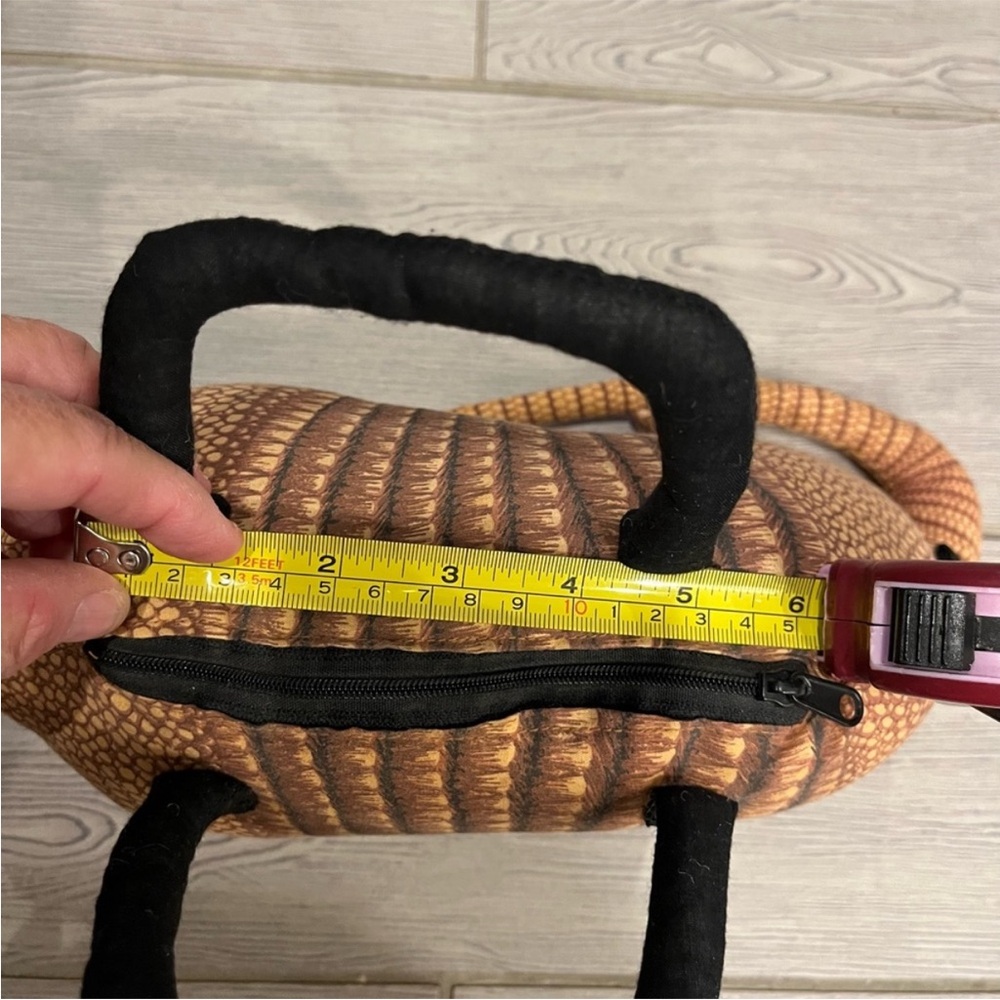 Quirky Vintage  1996 Accoutrements Armadillo Handbag! #1 - Picture 12 of 13